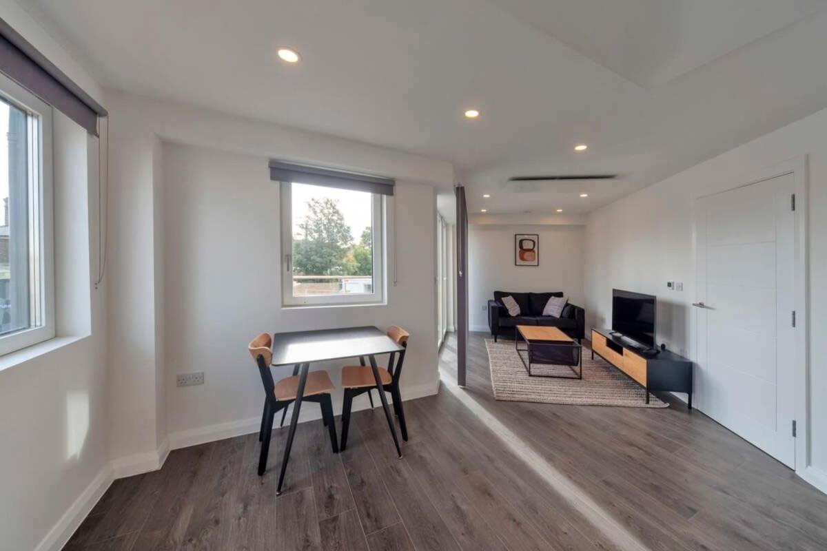 Lovely 1 Bedroom Apartment In Ashford Ашфорд Экстерьер фото