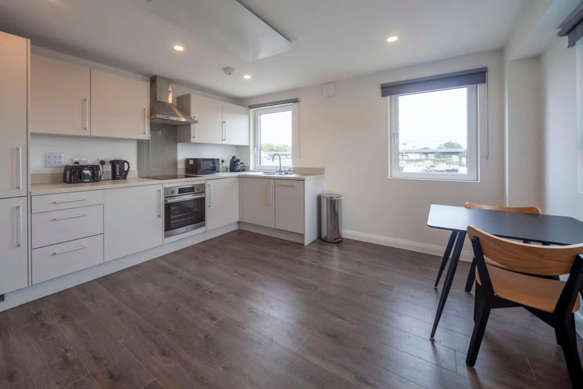 Lovely 1 Bedroom Apartment In Ashford Ашфорд Экстерьер фото
